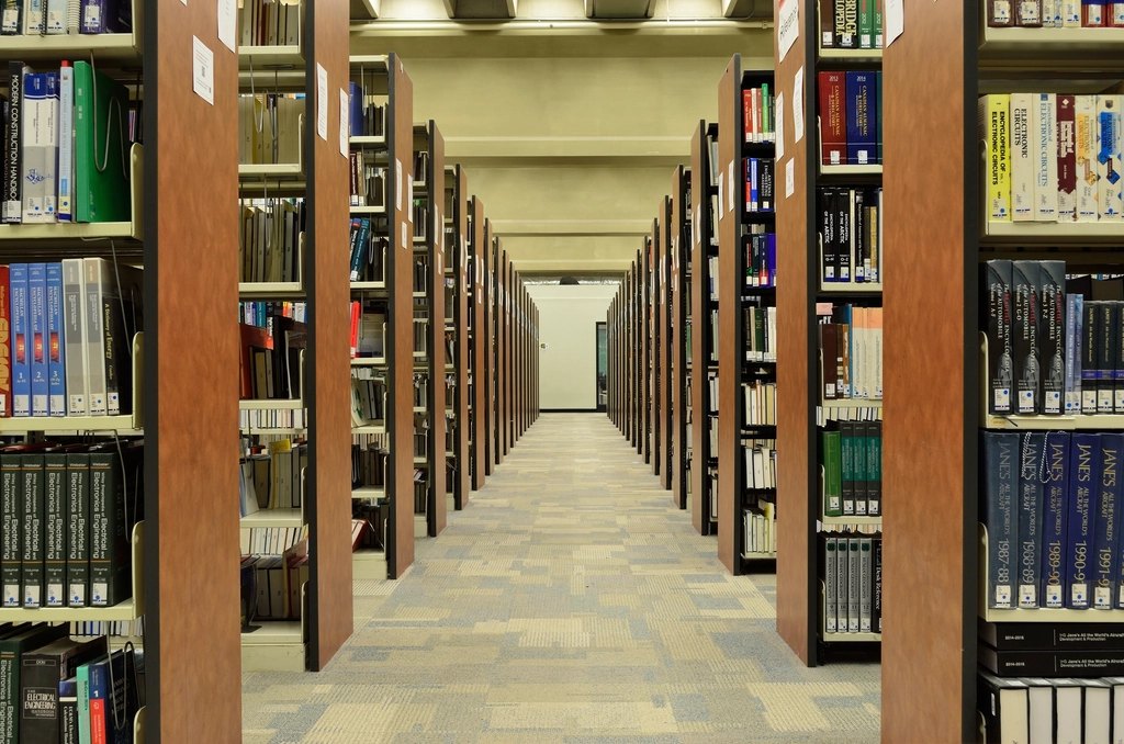 Free library shelves many books