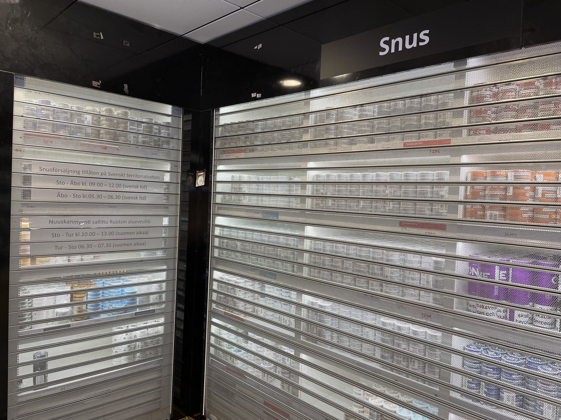 Snus in the Taxfree shop of Viking Grace